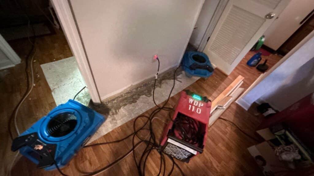 commercial water damage restoration in dickson